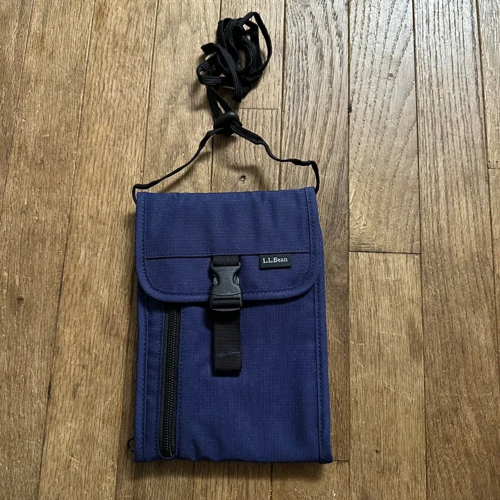 LL Bean Navy Blue Passport Travel‎ Organizer Wallet Neck Lanyard Pouch